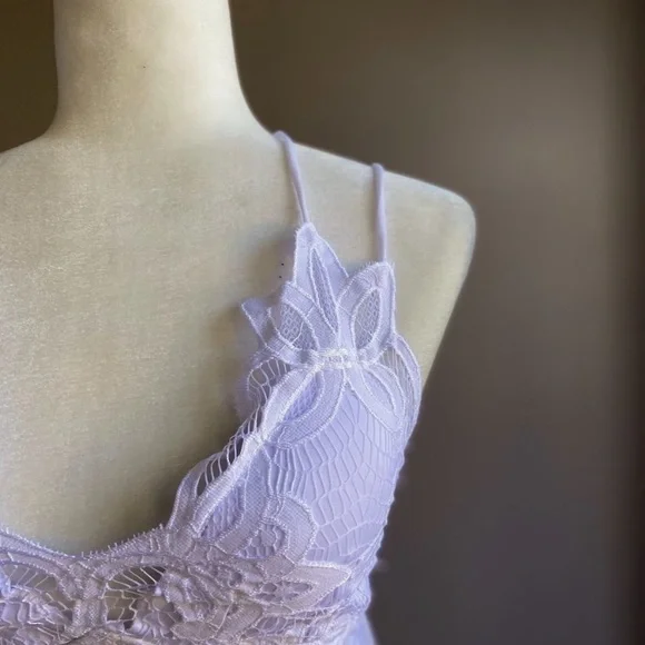 Stretchy Scallop Lace Top - Picture 6 of 6